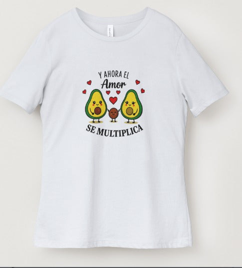 Camiseta "Y Ahora el Amor Se Multiplica" – Aguacates